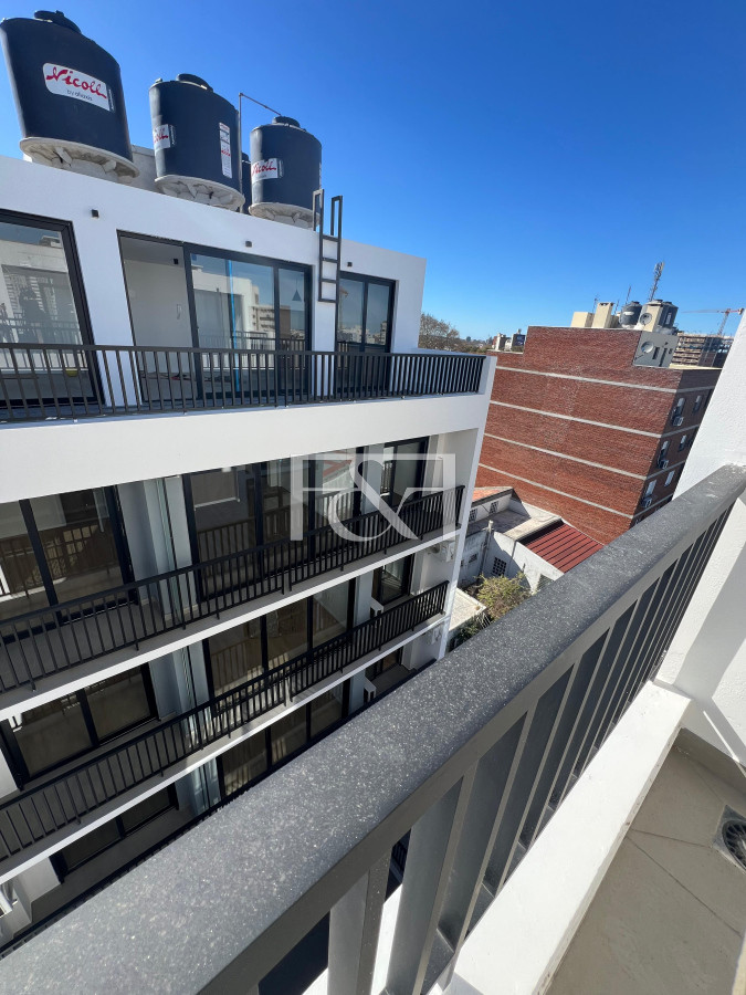 Apartamento ID.2813 - Alquilo apto a estrenar , patio con parrillero de uso exclusivo