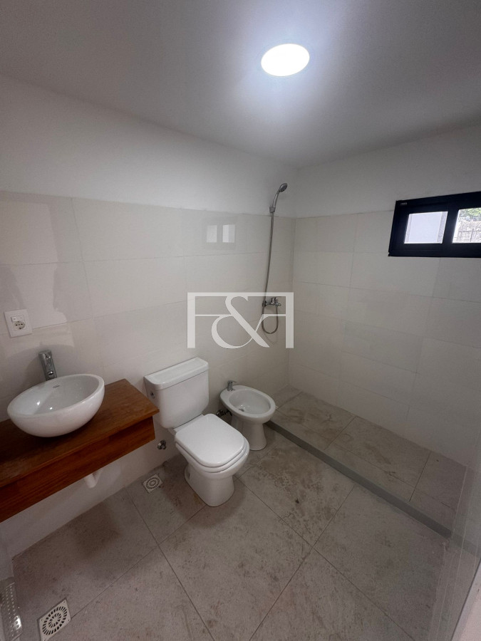 Apartamento ID.2668 - ALQUILER MONOAMBIENTE CON PARRILLERO A ESTRENAR EN BARRIO SUR