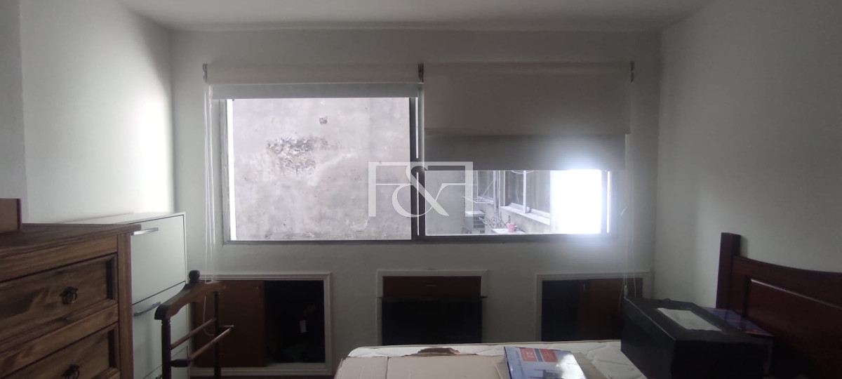 Apartamento ID.2250 - Se vende monoambiente en pleno centro de 18 de Julio.