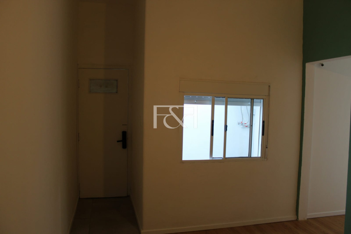 Apartamento ID.2796 - Venta, impecable apartamento 2 dor, patio, azotea de uso exclusivo