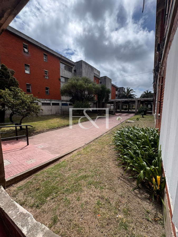 Apartamento ID.2650 - Vende amplio monoambiente Capurro