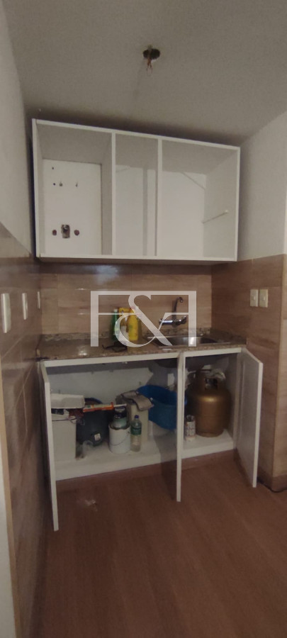 Apartamento ID.2250 - Se vende monoambiente en pleno centro de 18 de Julio.