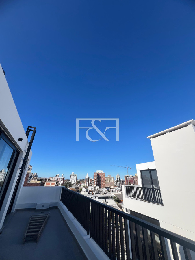 Apartamento ID.2800 - ALQUILER MONOAMBIENTE CON PATIO Y PARRILLERO EN LA BLANQUEADA ¡A ESTRENAR!