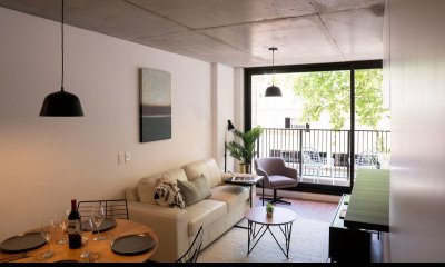 Apartamento En Venta De 2 Dormitorios C/ Cochera En Centro