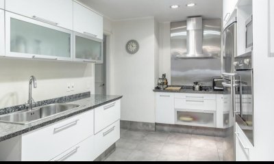 Venta apartamento de estilo cinco dormitorios y servicio completo Centro