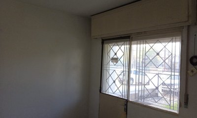 Se vende 2 dor apartemento, local, estudio