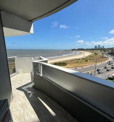 Alquilo apartamento sobre Rambla 2 dor, 2 baños, garage . Buceo