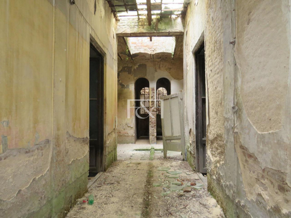 Casa ID.1349 - Venta inmueble  a reciclar sobre rambla portuaria Ciudad Vieja