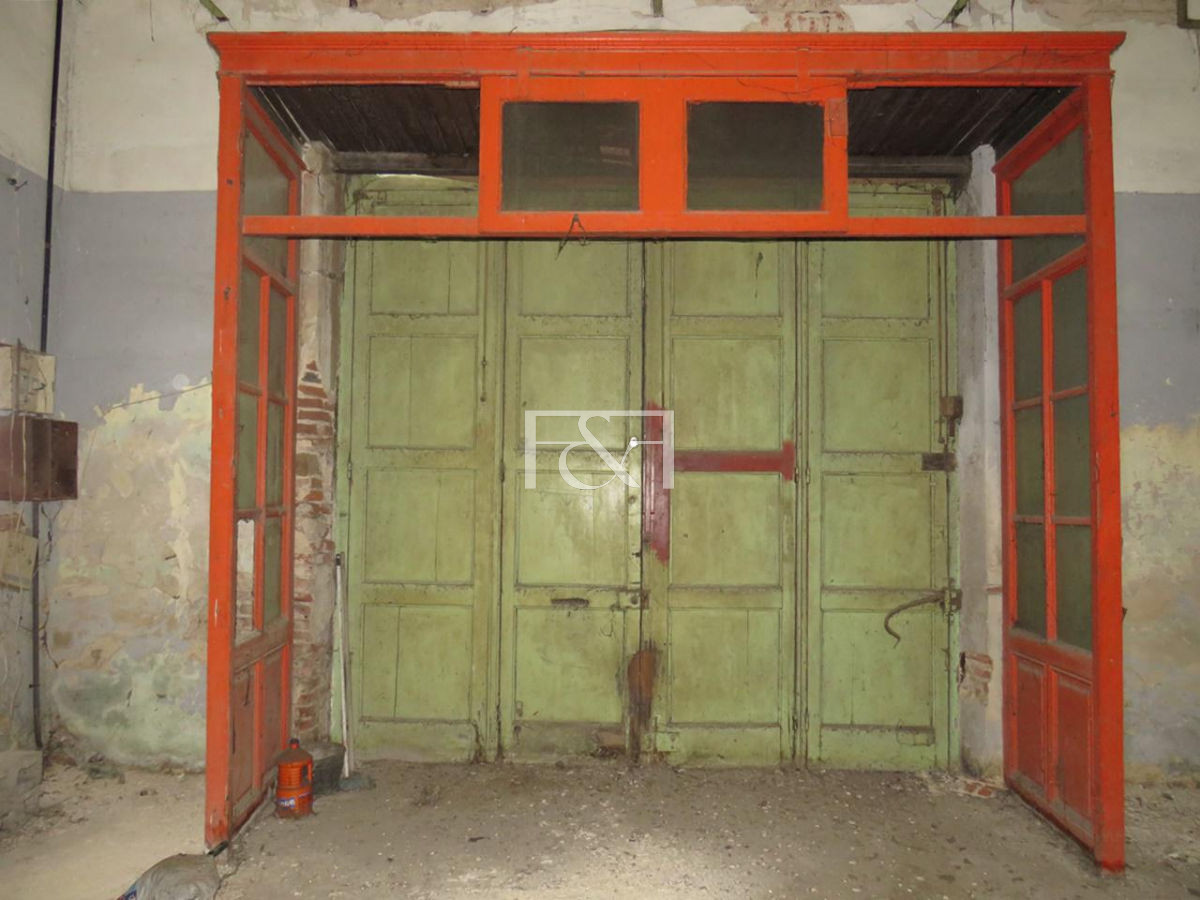 Casa ID.1349 - Venta inmueble  a reciclar sobre rambla portuaria Ciudad Vieja