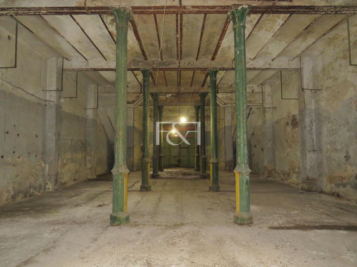 Casa ID.1349 - Venta inmueble  a reciclar sobre rambla portuaria Ciudad Vieja