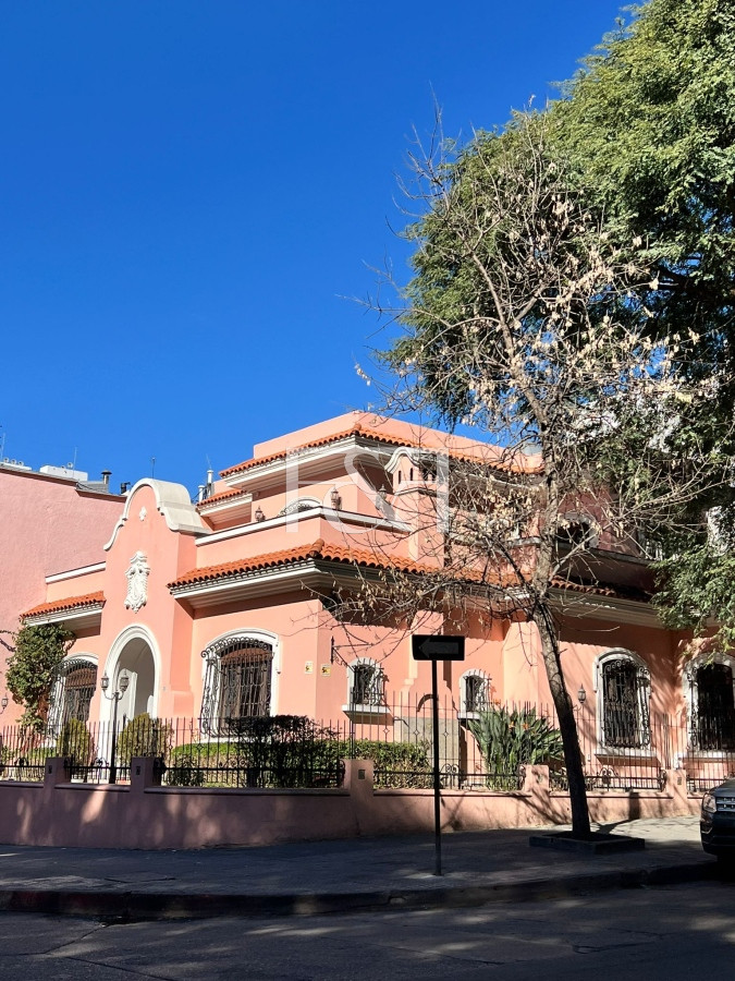 Casa ID.2520 - Venta Casa 7 dormitorios Pocitos Cochera 5 Baños
