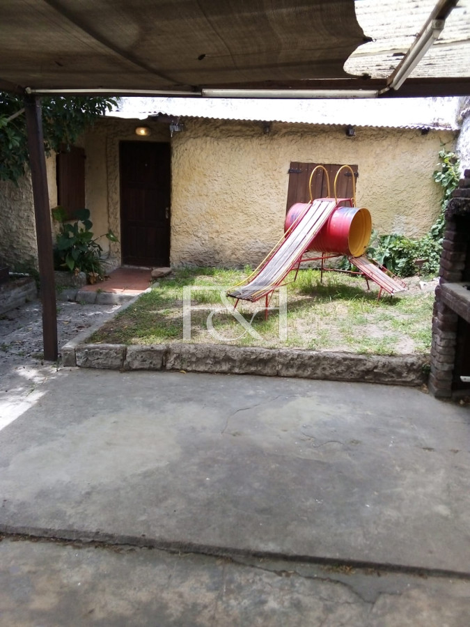 Casa ID.2553 - Venta casa de 4 Dormitorios