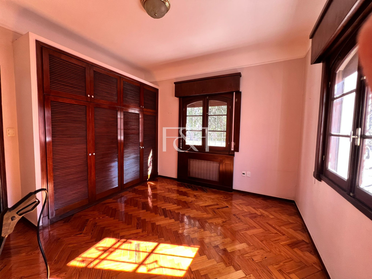 Casa ID.2520 - Venta Casa 7 dormitorios Pocitos Cochera 5 Baños