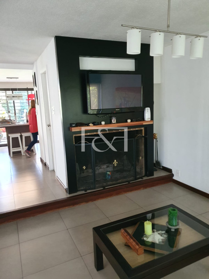 Casa ID.2570 - VENTA CASA 4 DORMITORIOS CON GARAGE EN EL PRADO