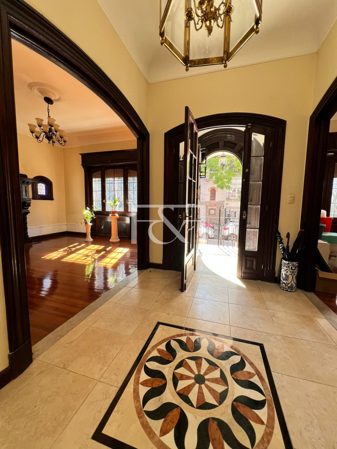 Casa ID.2520 - Venta Casa 7 dormitorios Pocitos Cochera 5 Baños