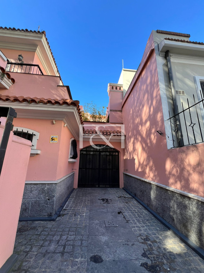 Casa ID.2520 - Venta Casa 7 dormitorios Pocitos Cochera 5 Baños