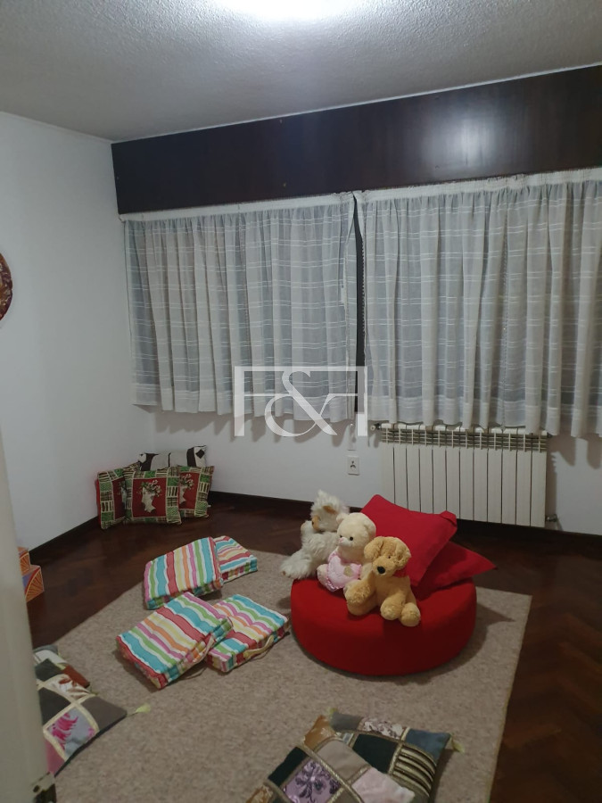 Casa ID.2570 - VENTA CASA 4 DORMITORIOS CON GARAGE EN EL PRADO