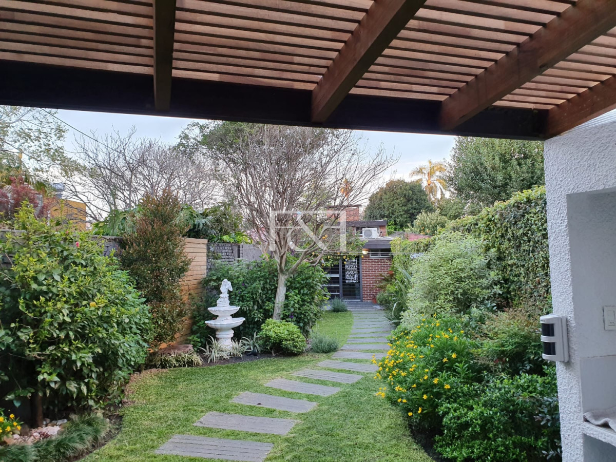 Casa ID.2570 - VENTA CASA 4 DORMITORIOS CON GARAGE EN EL PRADO