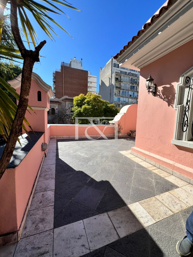 Casa ID.2520 - Venta Casa 7 dormitorios Pocitos Cochera 5 Baños