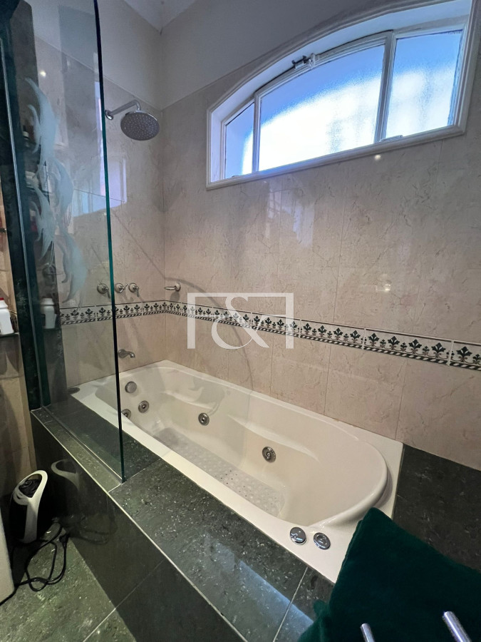 Casa ID.2520 - Venta Casa 7 dormitorios Pocitos Cochera 5 Baños