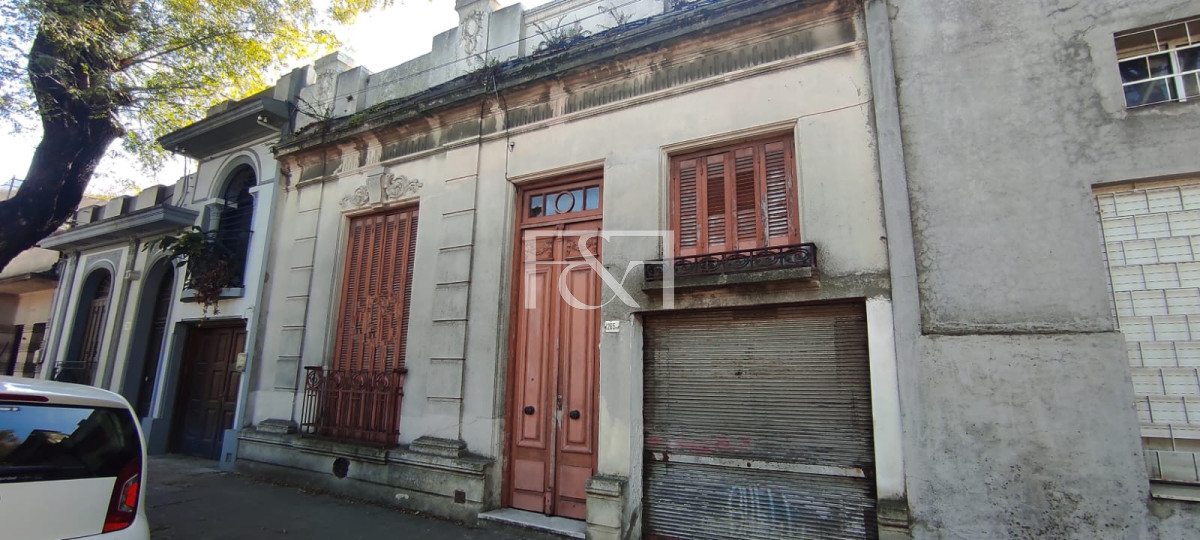 Casa ID.2561 - Venta de casa con Apartamento y Garaje