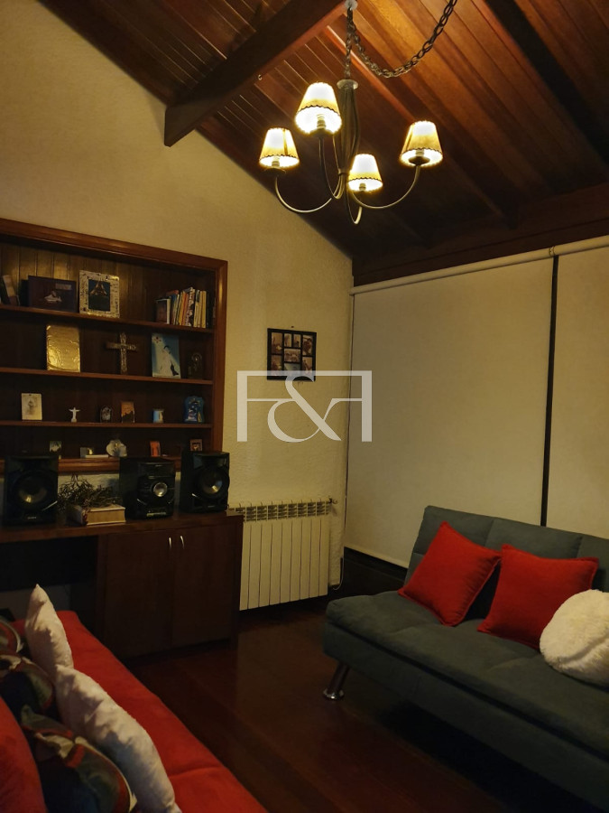 Casa ID.2570 - VENTA CASA 4 DORMITORIOS CON GARAGE EN EL PRADO