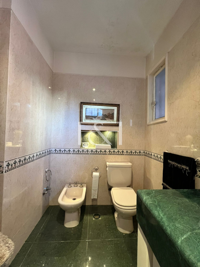 Casa ID.2520 - Venta Casa 7 dormitorios Pocitos Cochera 5 Baños