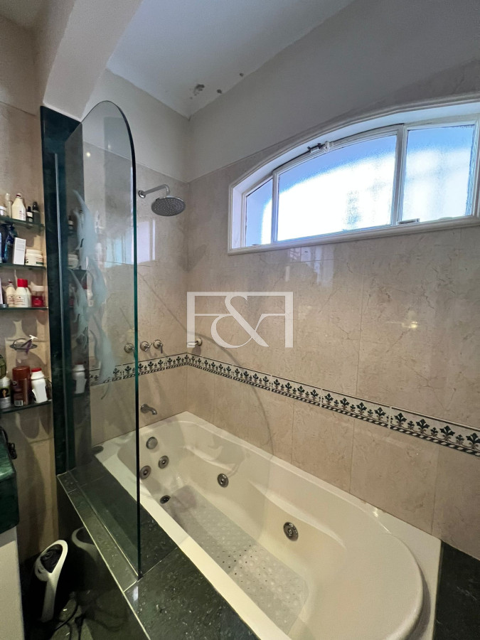 Casa ID.2520 - Venta Casa 7 dormitorios Pocitos Cochera 5 Baños
