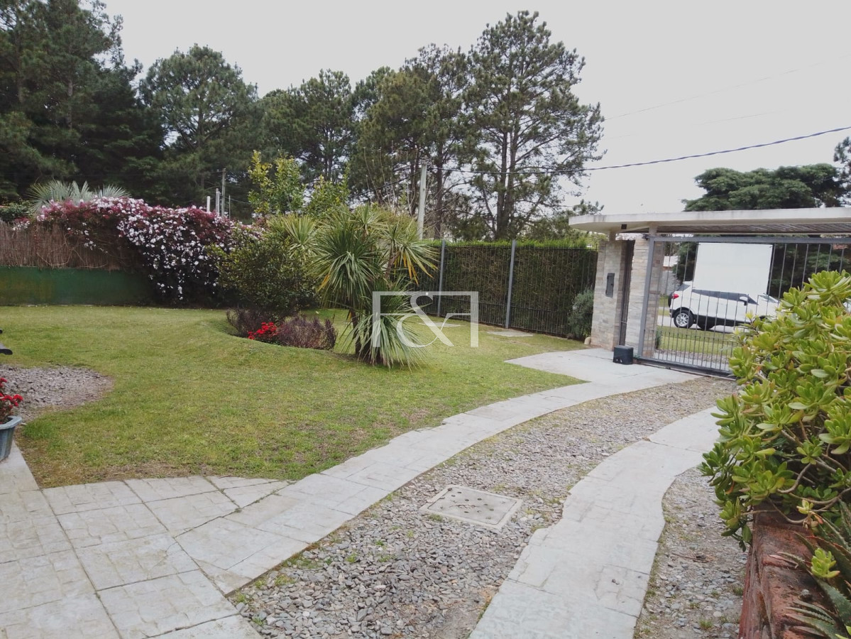 Casa ID.2876 - VENTA , DIVINA CASA , 4 DORMITORIOS , 4 BAÑOS , A MTRS DE LA PLAYA , EL PINAR 