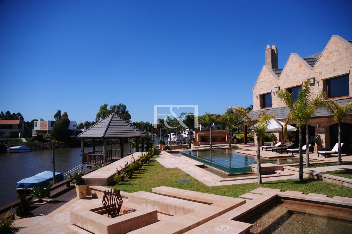 Casa ID.2743 - Venta Casa 5 dormitorios en Marina de Santa Lucía