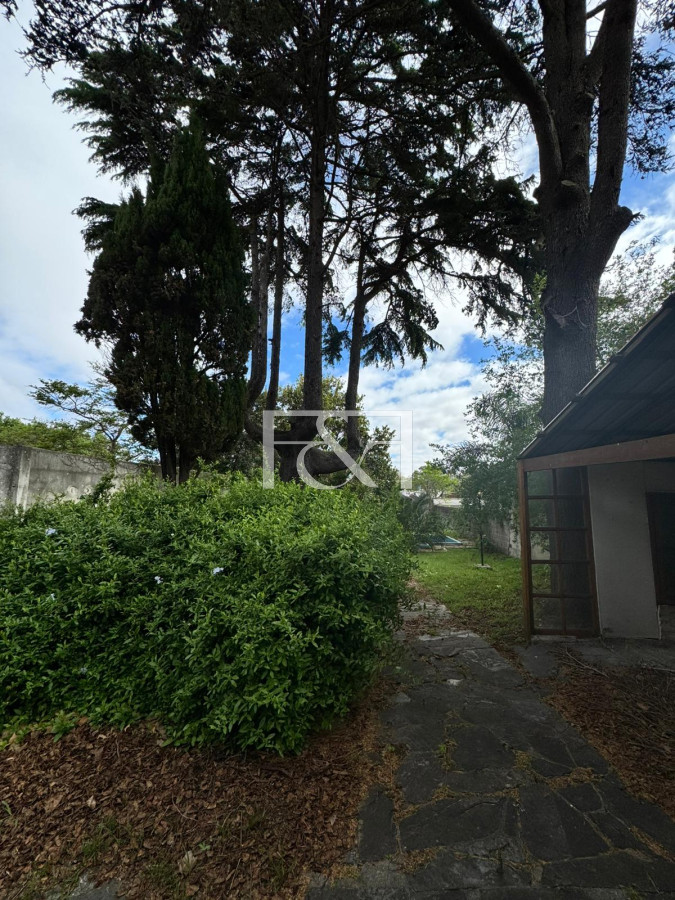 Casa ID.2848 - VENTA CASA 5 DORM. BARBACOA, JARDIN Y GARAGE EN BRAZO ORIENTAL