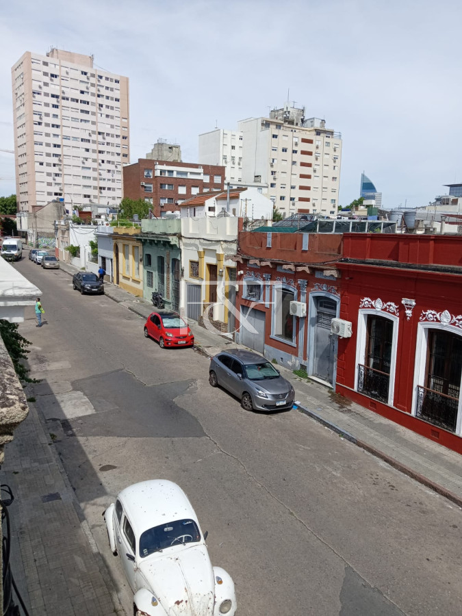 Casa ID.2639 - VENTA CASA DE UN DORMITORIO - PARRILLERO EN AGUADA