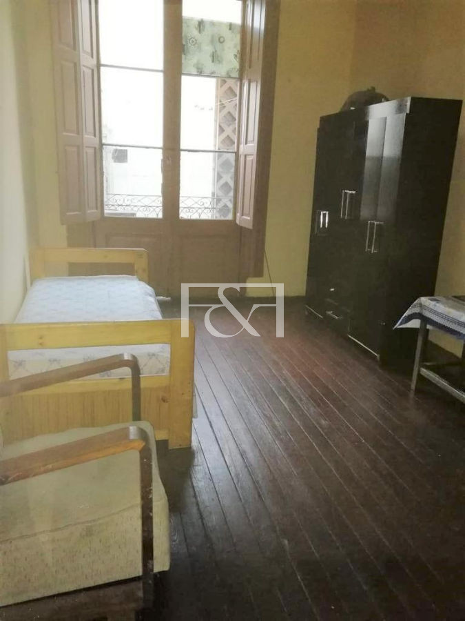 Casa ID.1336 - Venta Casa-Pensión 19 dormitorios. Ciudad Vieja. Oportunidad de Inversión
