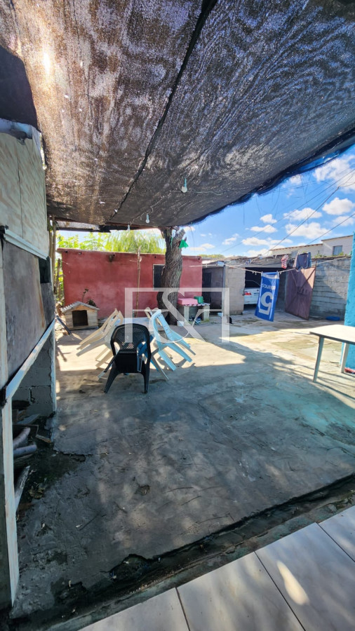 Casa ID.2431 - VENTA CASA DE 3 DORMITORIOS Y 2 APTOS EN CERRITO