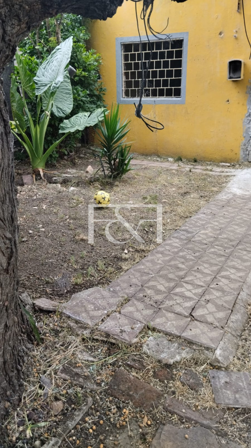 Casa ID.1282 - Venta Casa Terreno La Teja 
