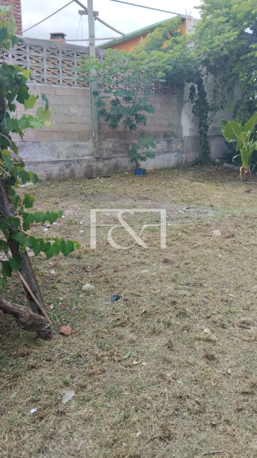 Casa ID.1282 - Venta Casa Terreno La Teja 
