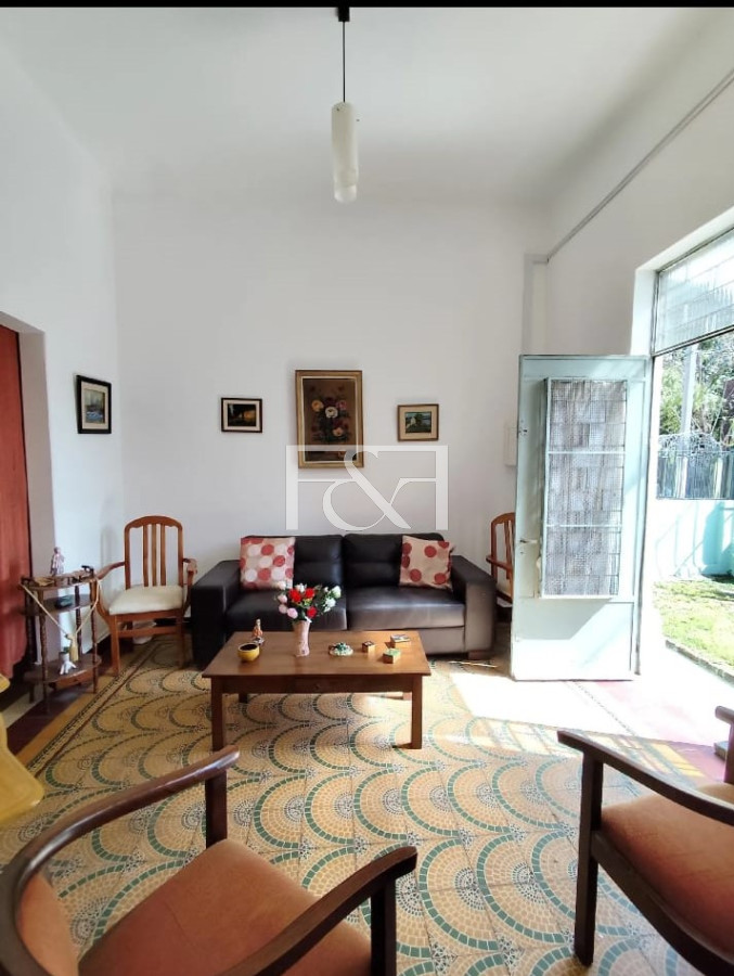 Casa ID.2642 - VENTA CASA DE DOS DORMITORIOS CON PATIO EN COLÓN