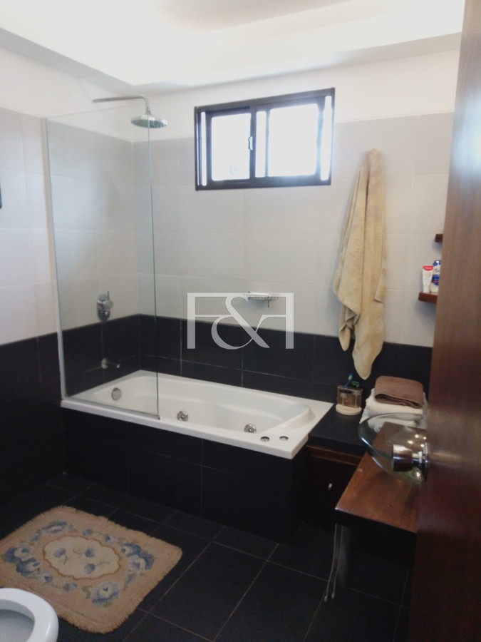 Casa ID.2876 - VENTA , DIVINA CASA , 4 DORMITORIOS , 4 BAÑOS , A MTRS DE LA PLAYA , EL PINAR 