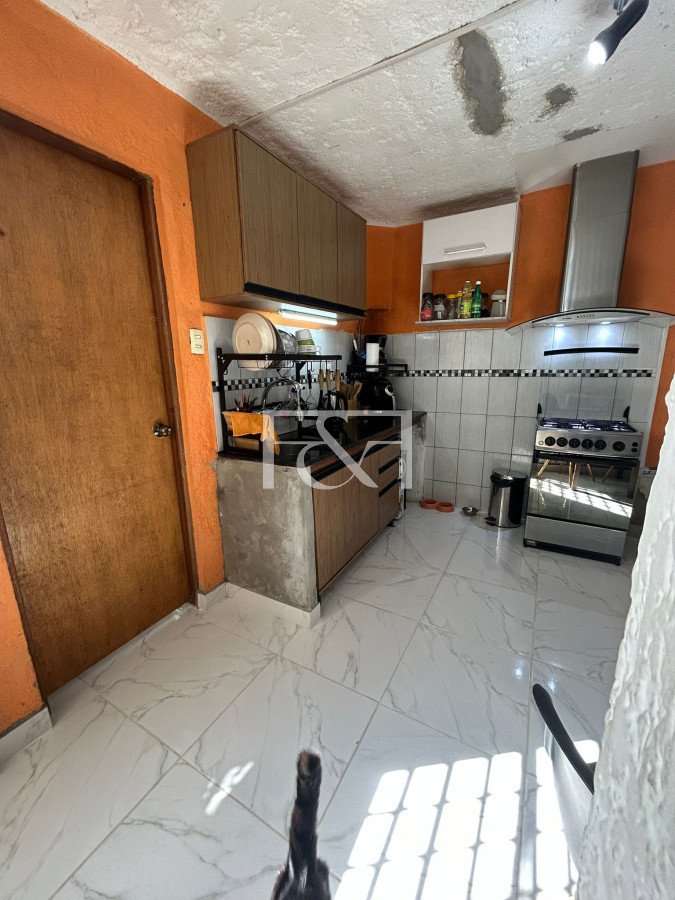 Casa ID.2173 - Amplia casa con Local comercial y garage  en Belvedere