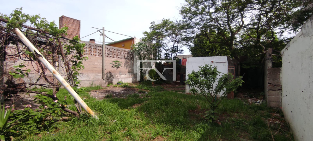 Casa ID.1282 - Venta Casa Terreno La Teja 