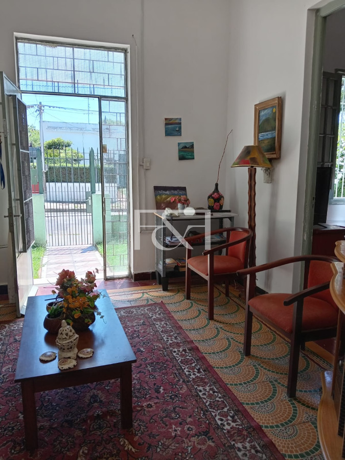 Casa ID.2642 - VENTA CASA DE DOS DORMITORIOS CON PATIO EN COLÓN