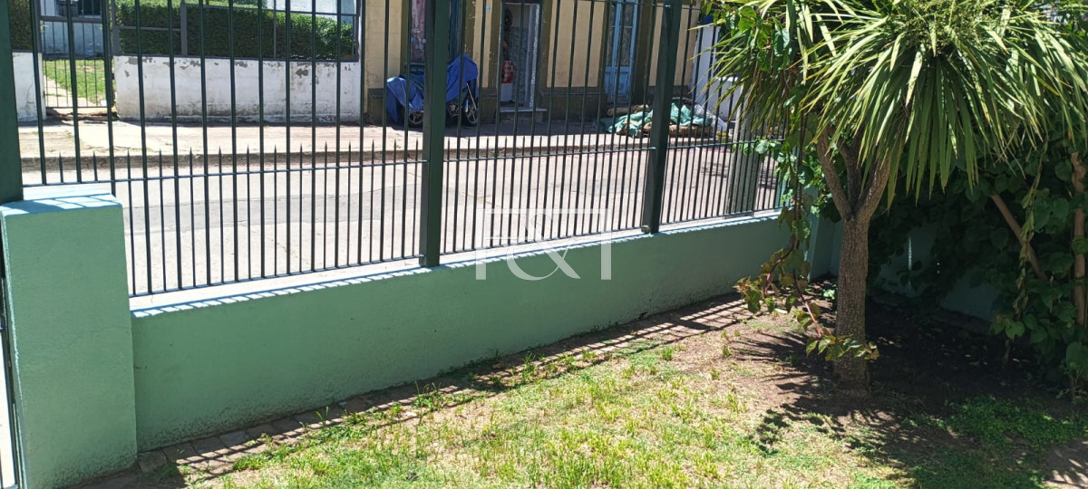 Casa ID.2642 - VENTA CASA DE DOS DORMITORIOS CON PATIO EN COLÓN