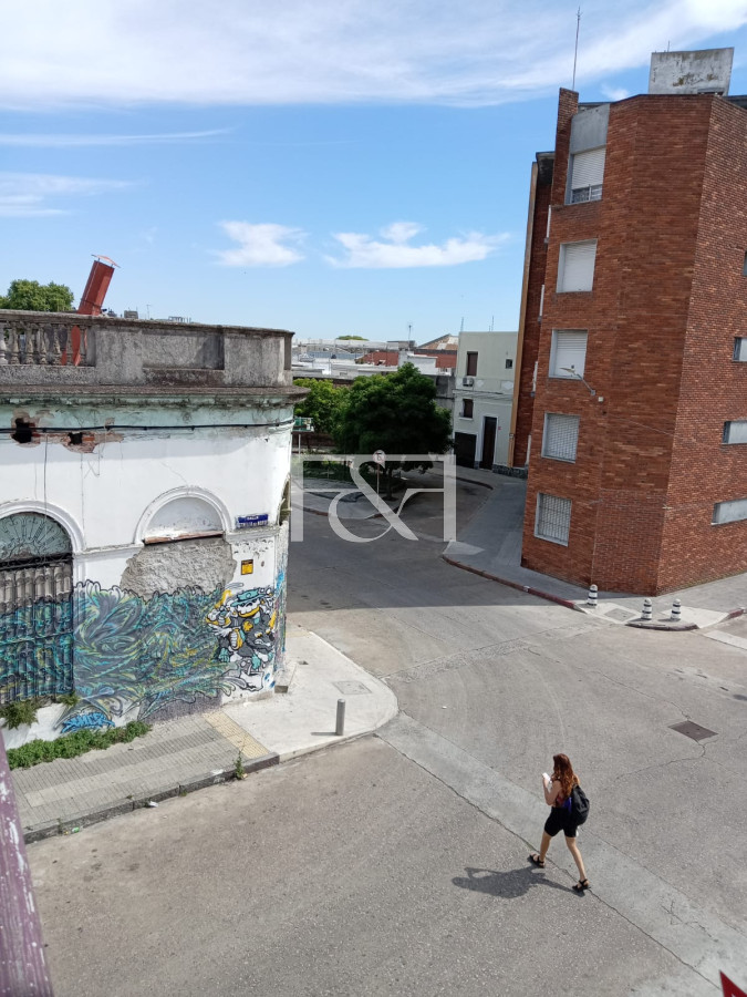 Casa ID.2639 - VENTA CASA DE UN DORMITORIO - PARRILLERO EN AGUADA