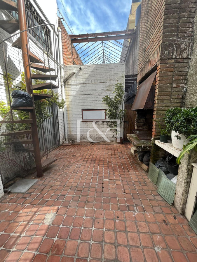 Casa ID.2462 - Venta Casa 7 Dormitorios en Pocitos