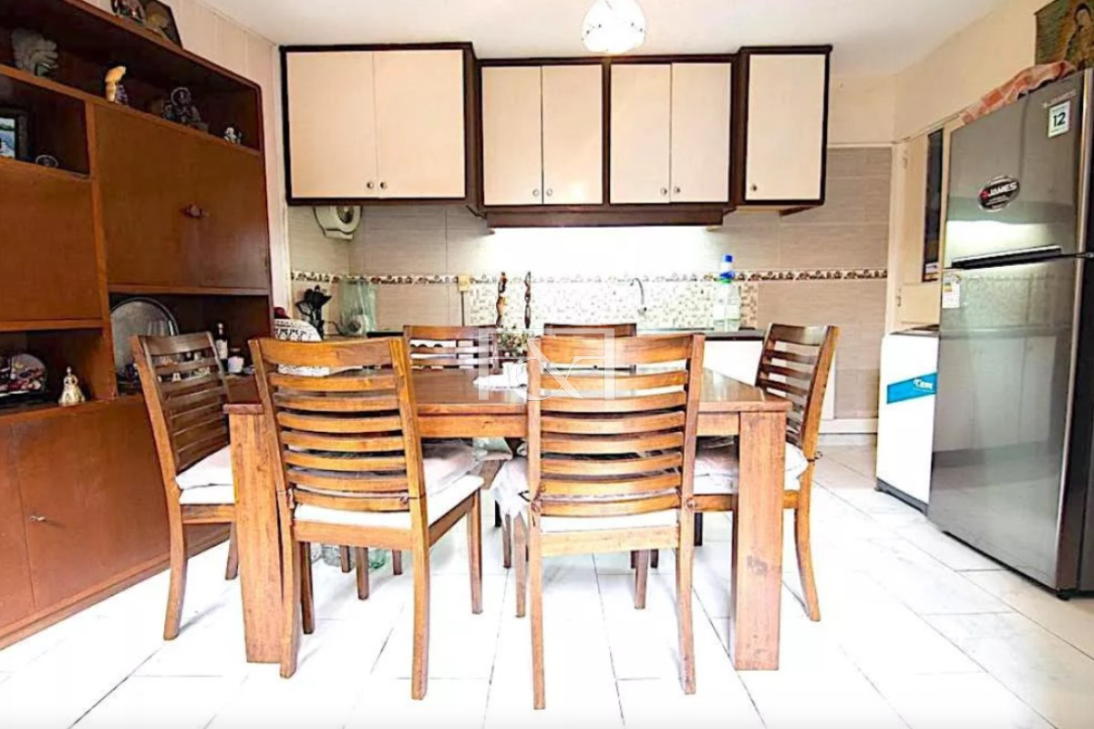 Casa ID.2701 - VENTA CASA 2 DORM. CON COCHERA Y JARDÍN EN BUCEO
