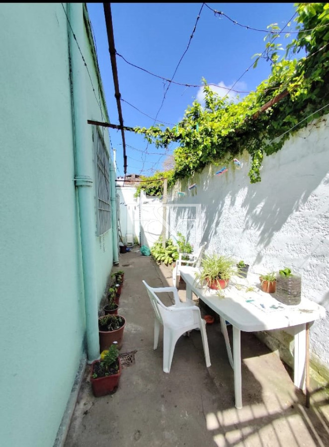 Casa ID.2642 - VENTA CASA DE DOS DORMITORIOS CON PATIO EN COLÓN