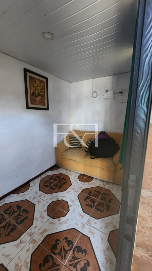 Casa ID.2431 - VENTA CASA DE 3 DORMITORIOS Y 2 APTOS EN CERRITO