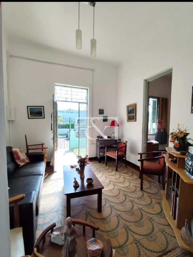 Casa ID.2642 - VENTA CASA DE DOS DORMITORIOS CON PATIO EN COLÓN