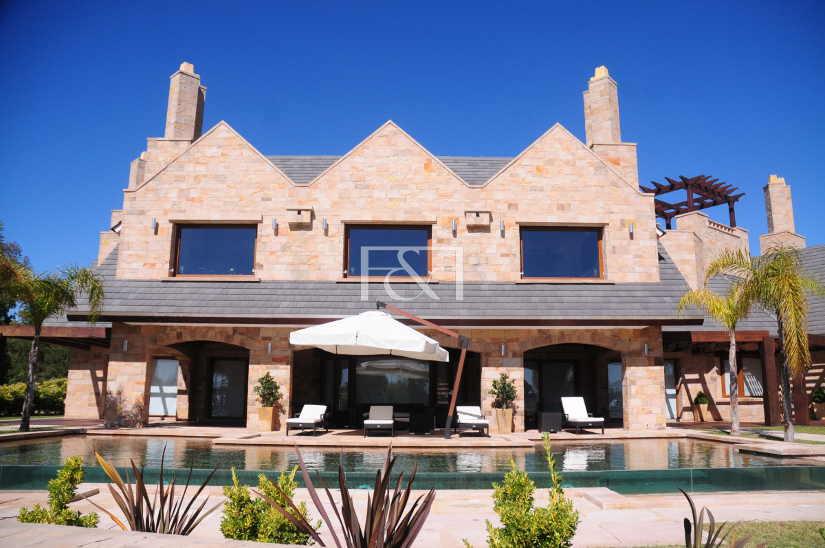 Casa ID.2743 - Venta Casa 5 dormitorios en Marina de Santa Lucía