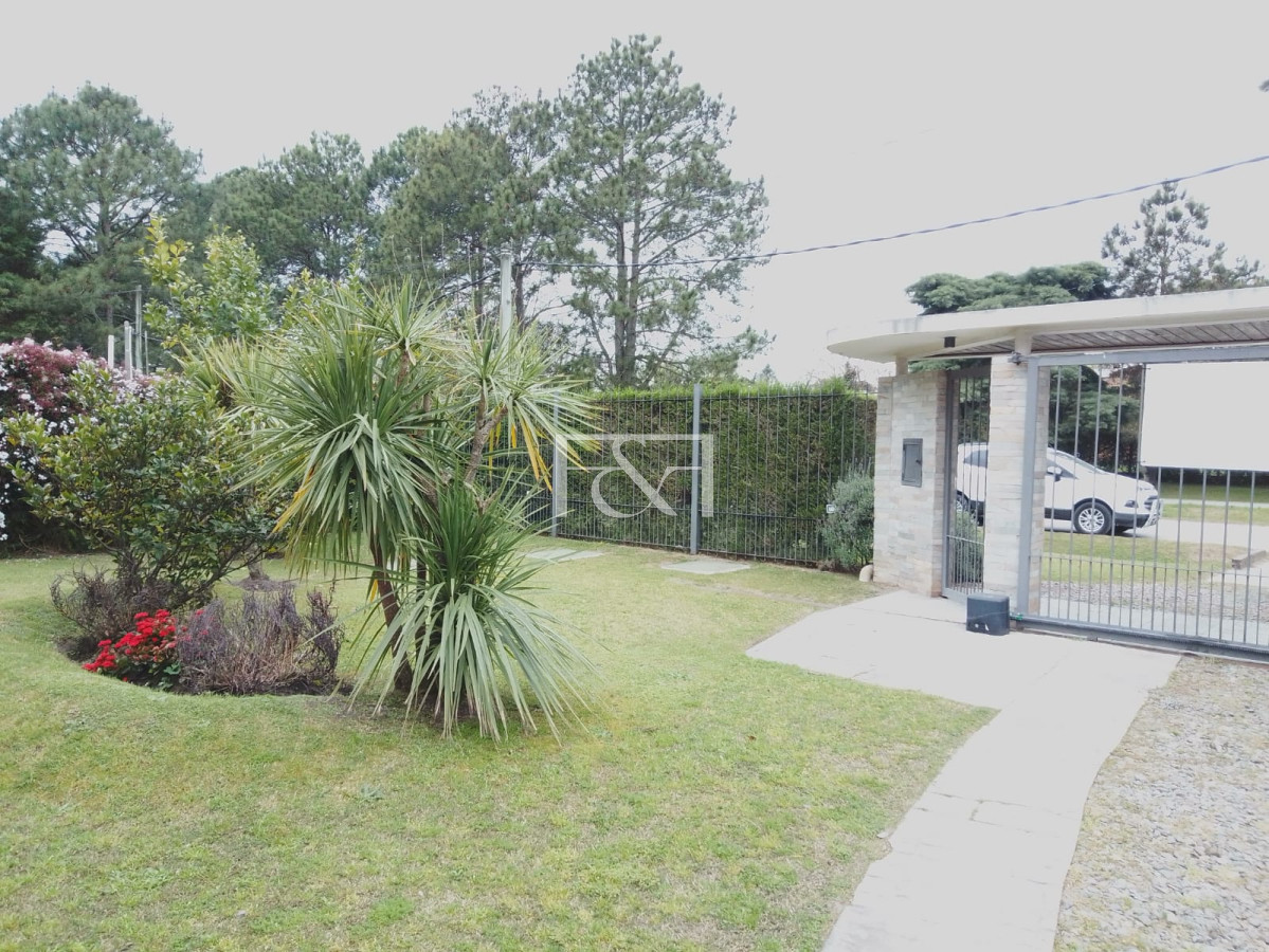 Casa ID.2876 - VENTA , DIVINA CASA , 4 DORMITORIOS , 4 BAÑOS , A MTRS DE LA PLAYA , EL PINAR 